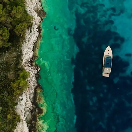 Luxury Jakov With Pool 别墅