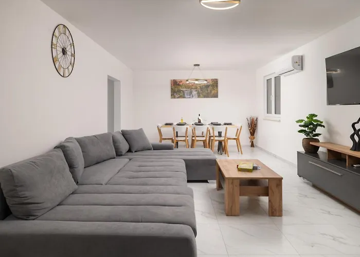 Luxury Jakov With Pool Villa *