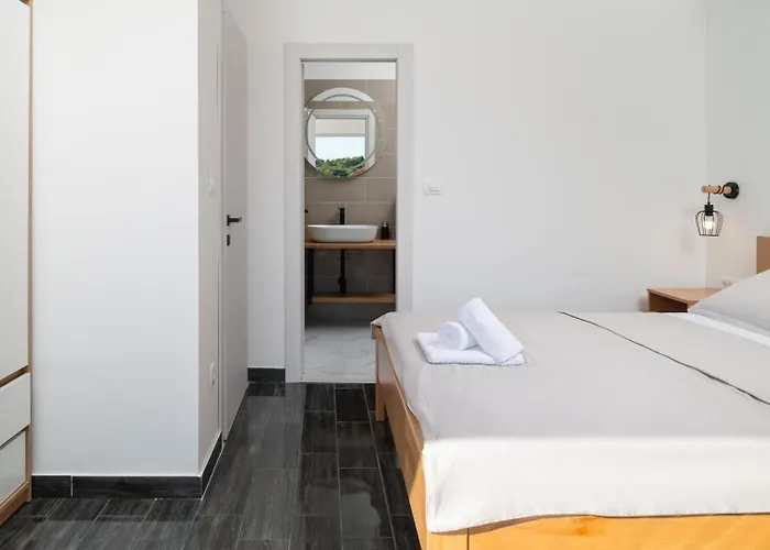 Luxury Jakov With Pool Villa *