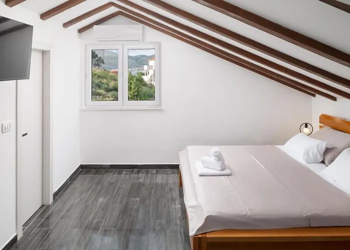 Luxury Jakov With Pool Villa