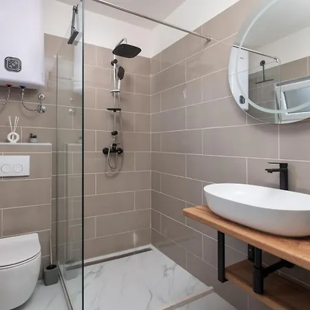 Luxury Jakov With Pool 빌라 *