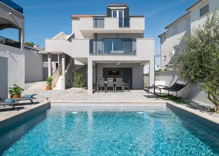 Luxury Jakov With Pool