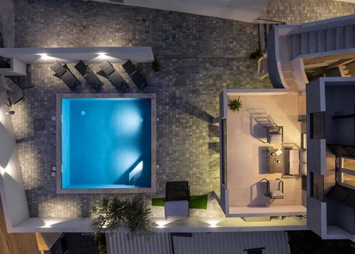 Luxury Jakov With Pool 别墅 *