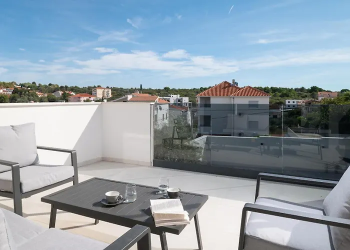 Luxury Jakov With Pool 特罗吉尔