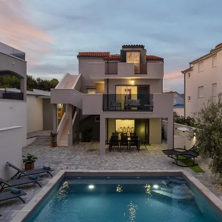 Vila Luxury Jakov With Pool *