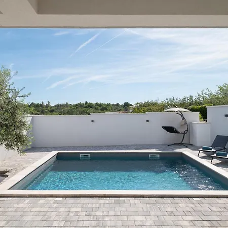 Luxury Jakov With Pool Vila