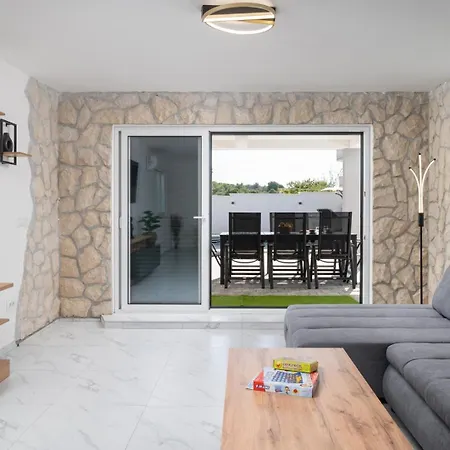 Luxury Jakov With Pool Vila Trogir